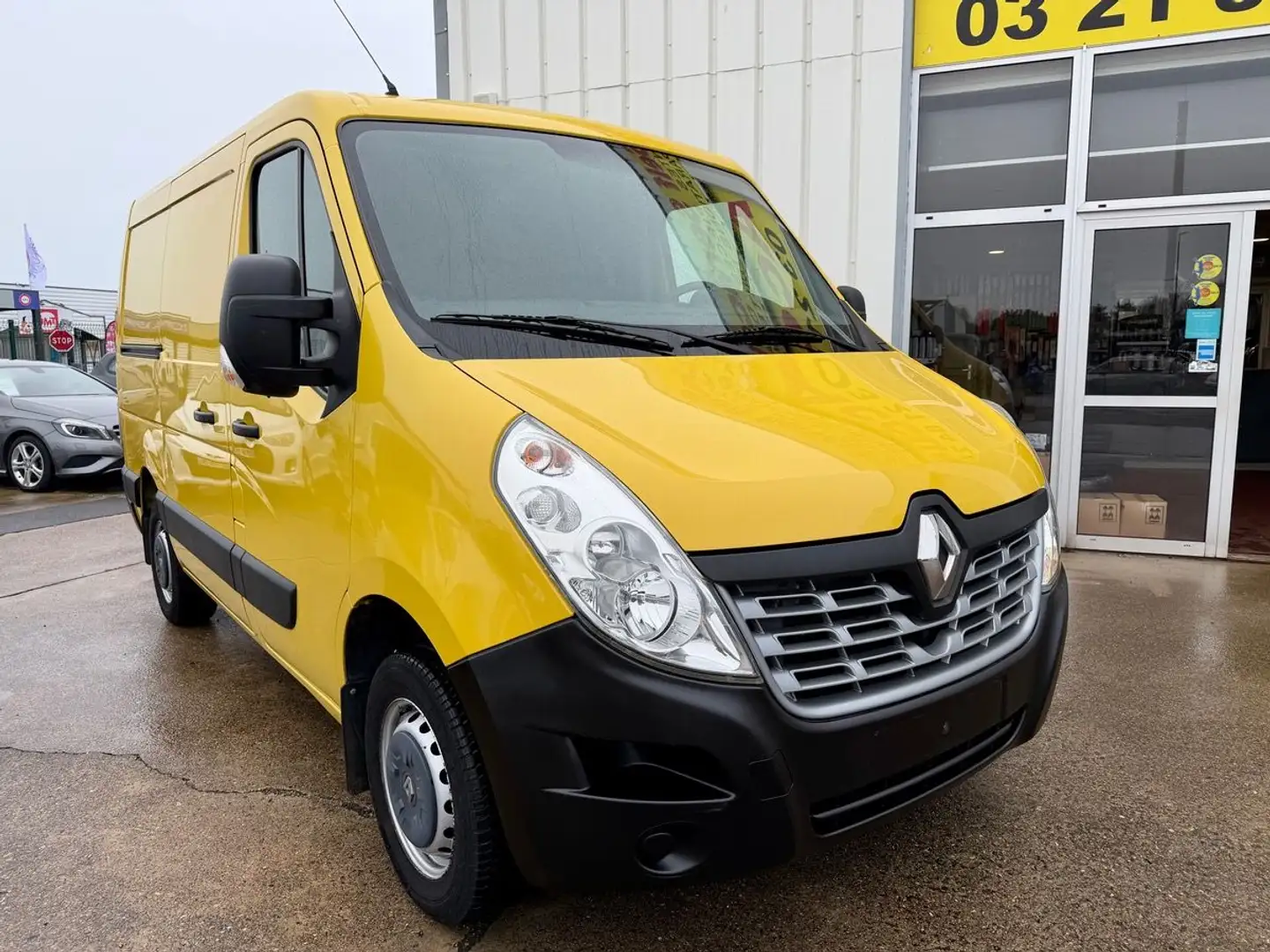 Renault Master FOURGON L1H1 2,8T 2.3 DCI 110 CH / PAS DE TVA Jaune - 2