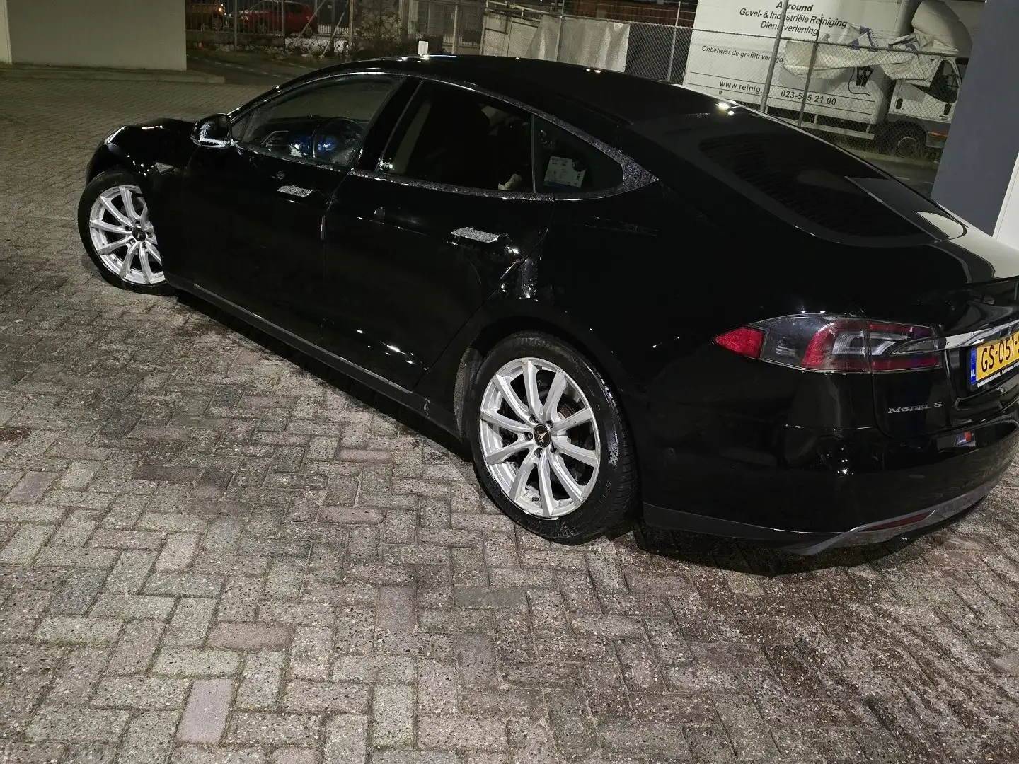Tesla Model S 70D Base Schwarz - 1