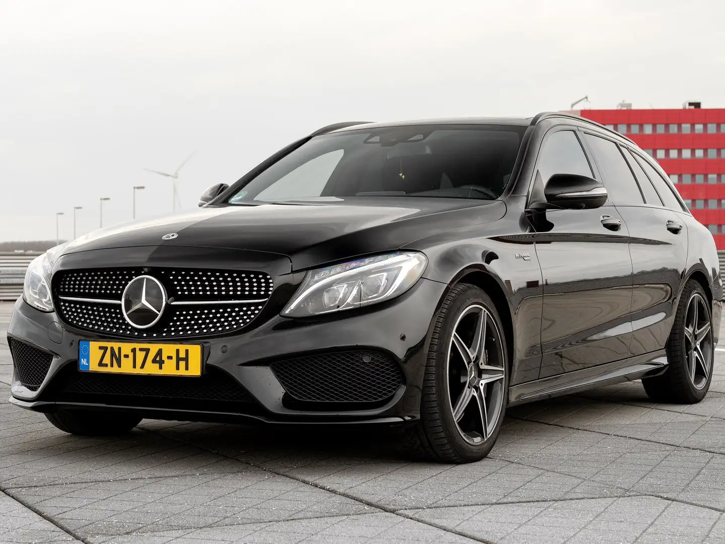 Mercedes-Benz C 450 AMG Černá - 1