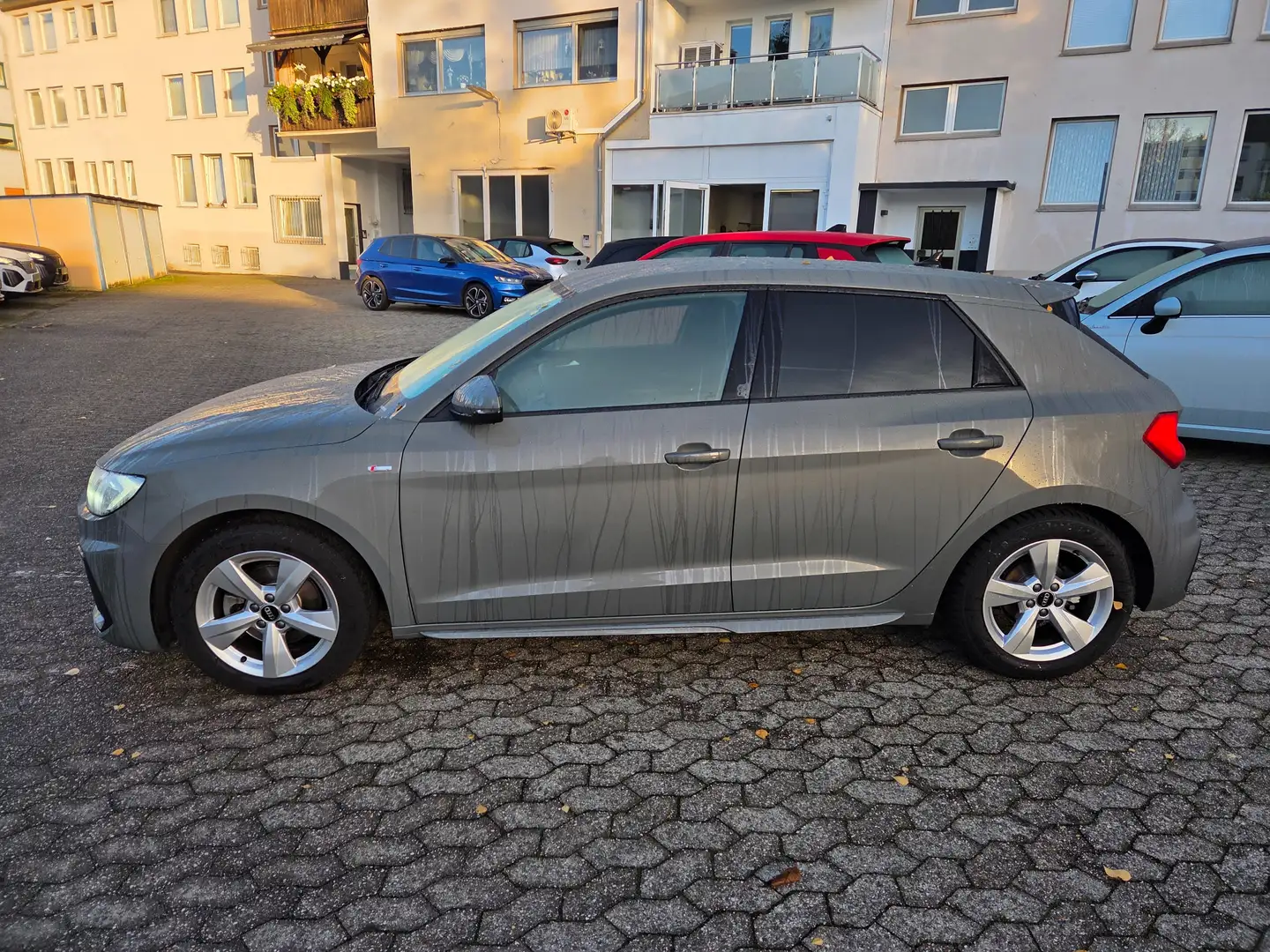 Audi A1 30 TFSI S line LED KAMERA VIRTUELL Grau - 2