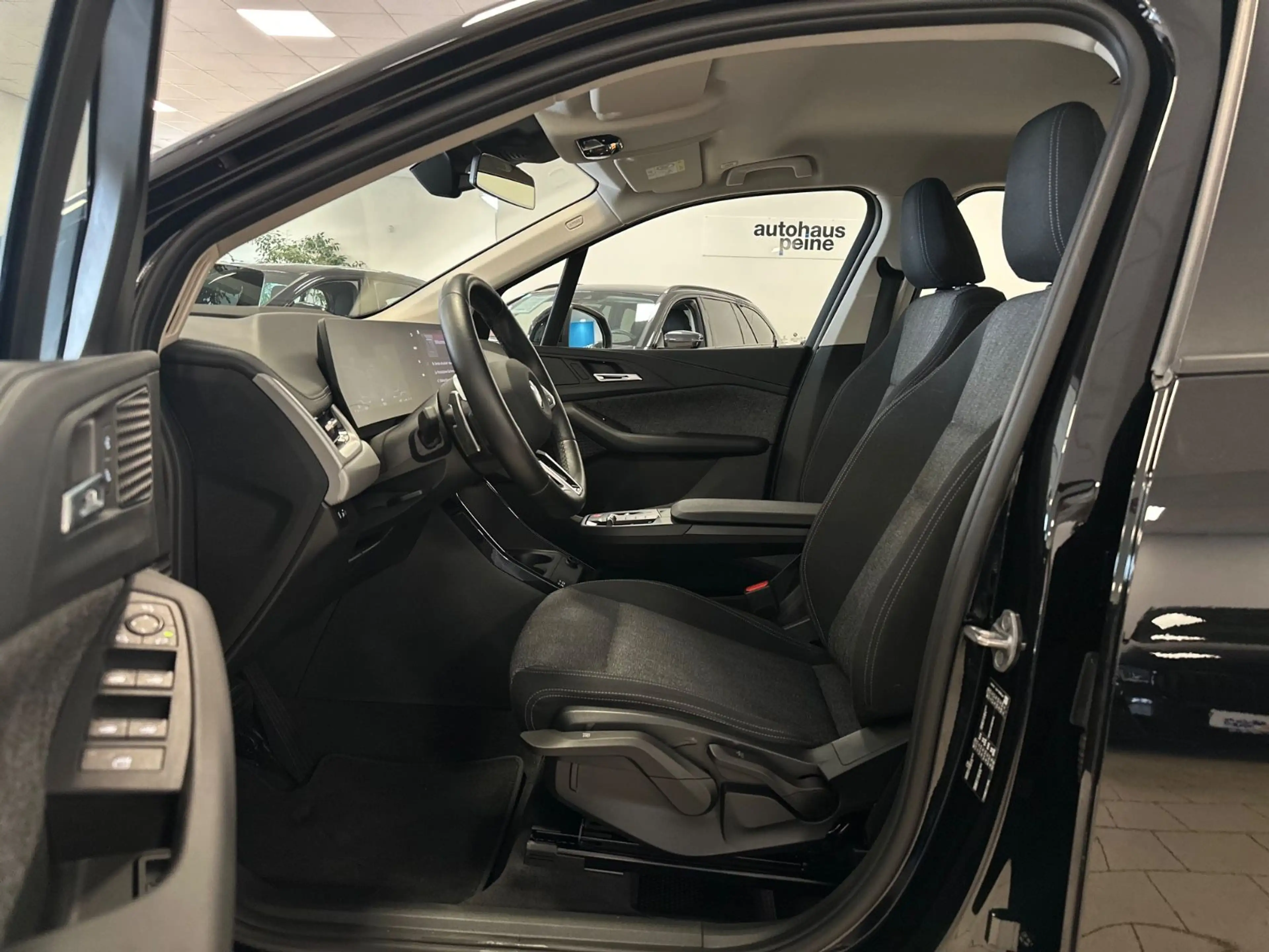 BMW 220 220i AT Aut/HUD/ParkAss/AdLED/KeyLessGo — photo 14