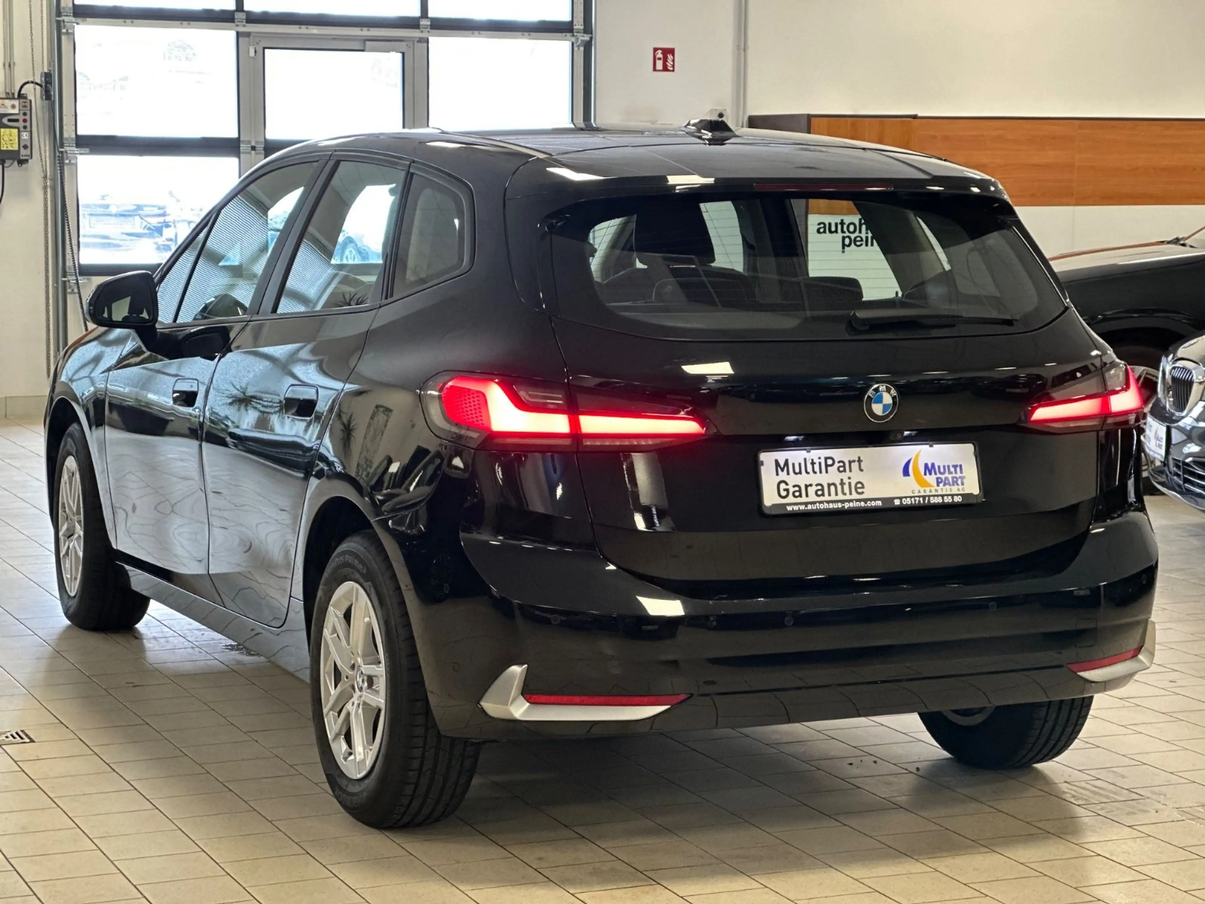BMW 220 220i AT Aut/HUD/ParkAss/AdLED/KeyLessGo — photo 8