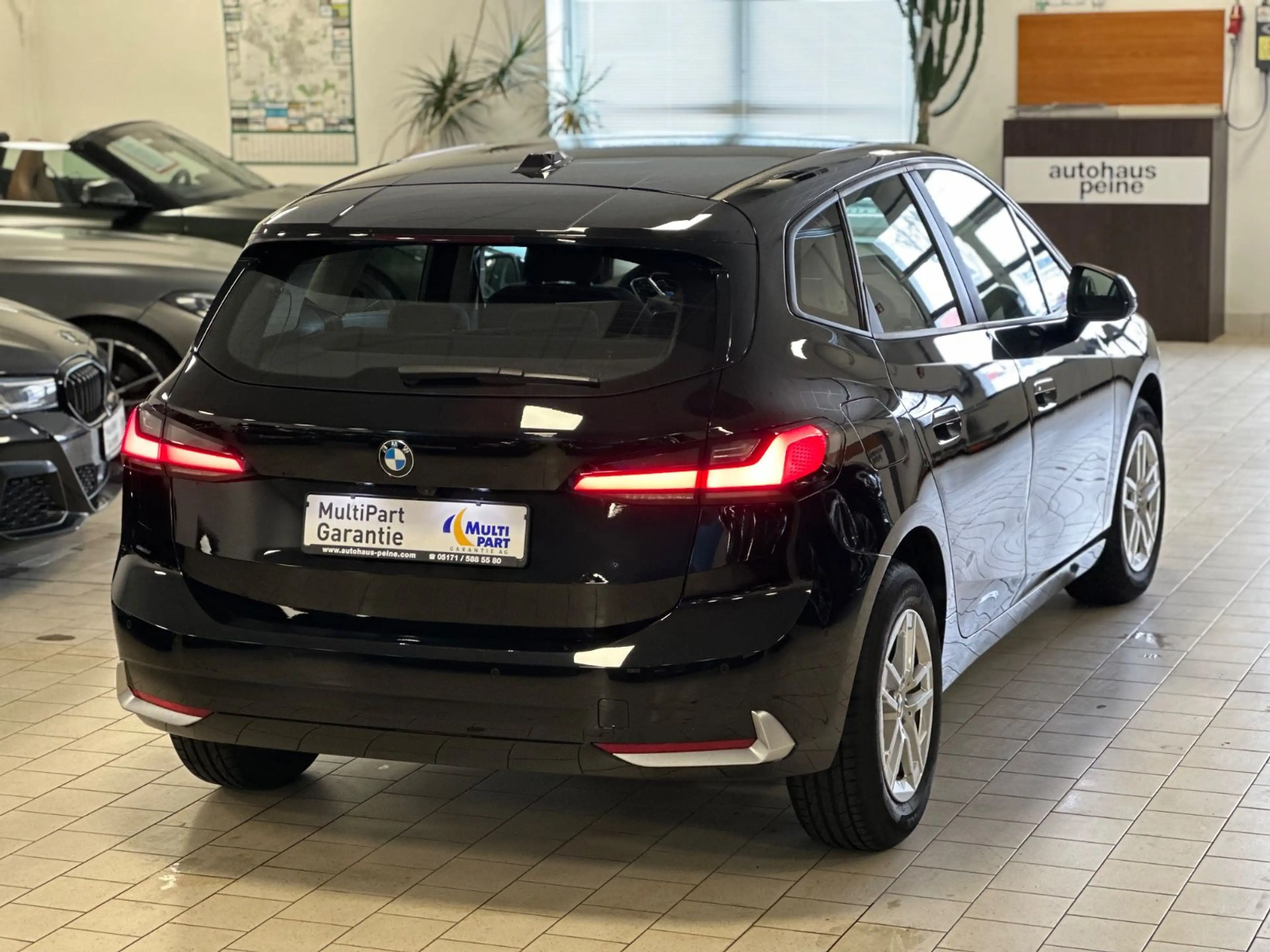 BMW 220 220i AT Aut/HUD/ParkAss/AdLED/KeyLessGo — photo 10