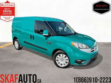 BACK UP CAMERA! DIVIDER! ONE OWNER!