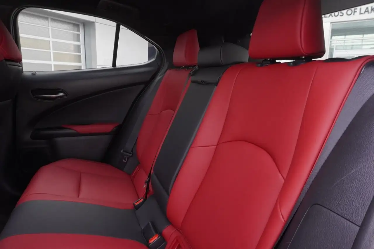 Lexus UX снимка Lexus UX
