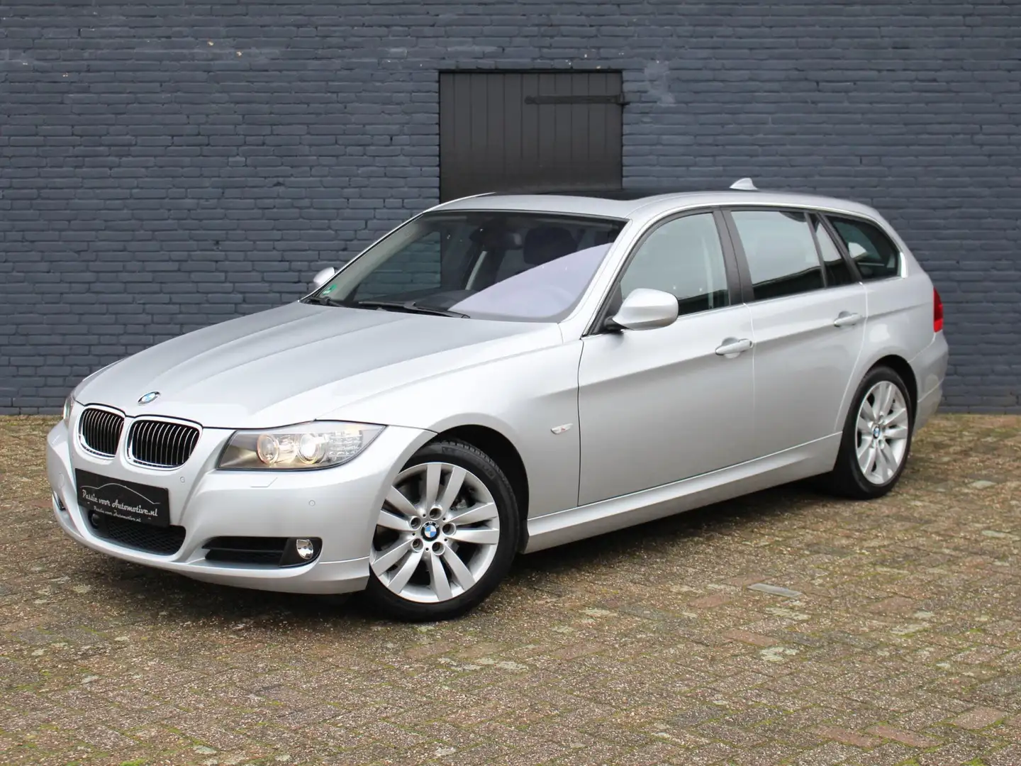 BMW 325 3-serie Touring 325i High Executive LCI volledig B Grijs - 1