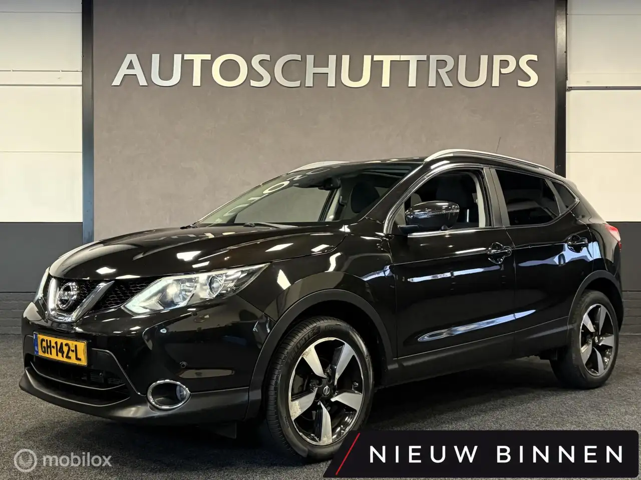 Nissan Qashqai 1.2 Connect Edition 360 CAMERA / TR.HAAK / PANO / — photo 1 of 34