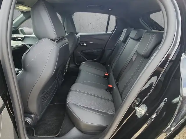 Peugeot 208 view 8