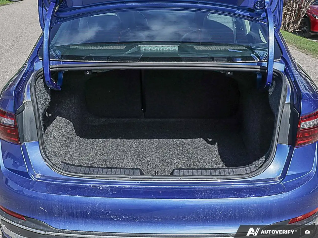 Volkswagen Jetta снимка Volkswagen Jetta