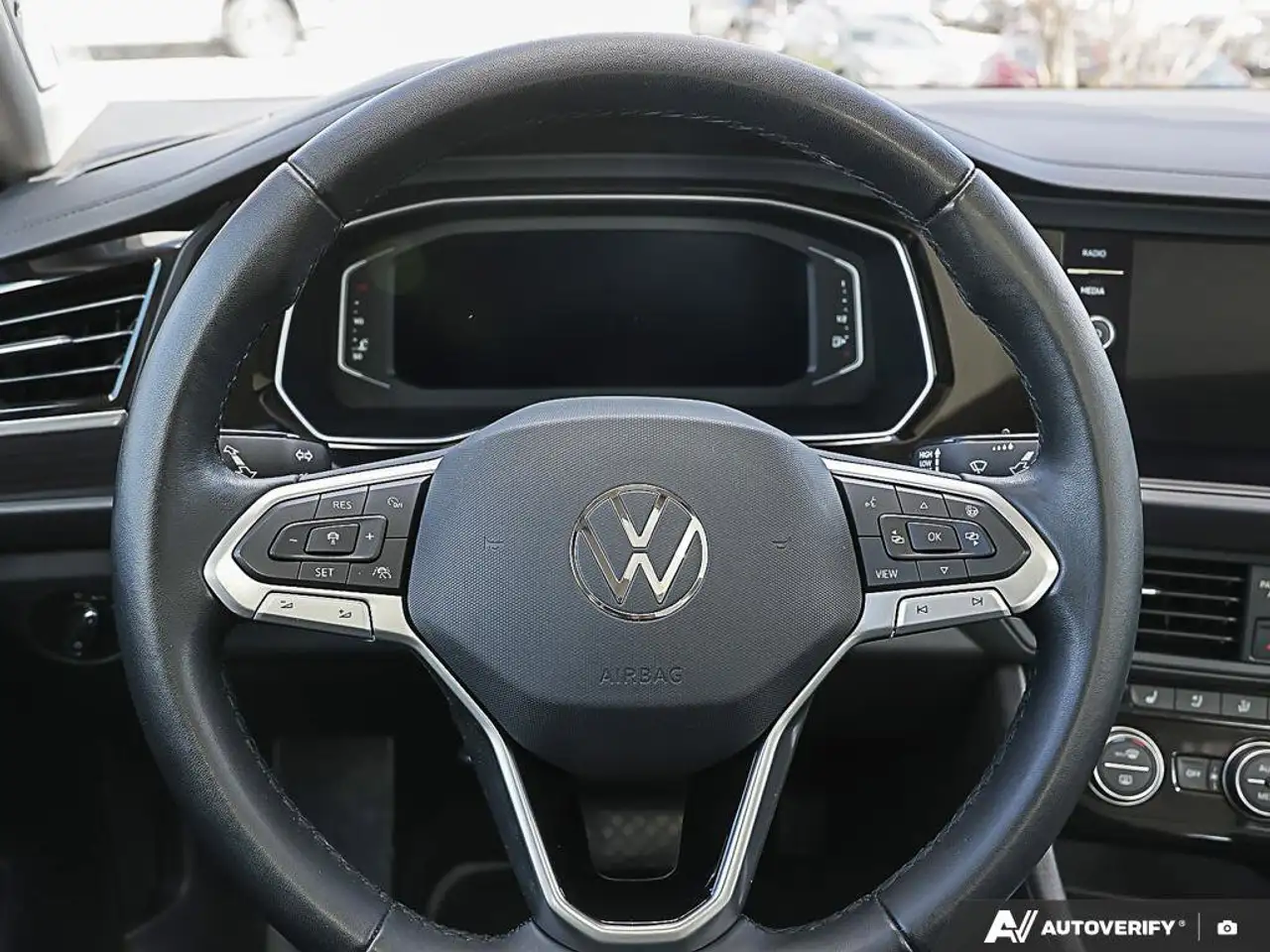 Volkswagen Jetta снимка Volkswagen Jetta