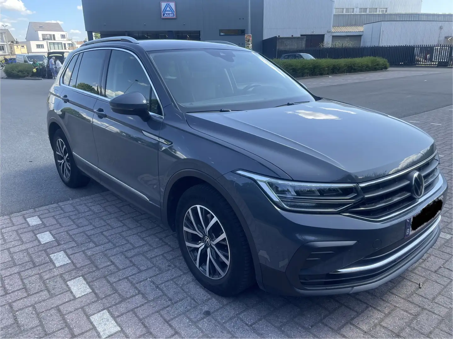 Volkswagen Tiguan 1.5 TSI Life OPF DSG Gris - 1