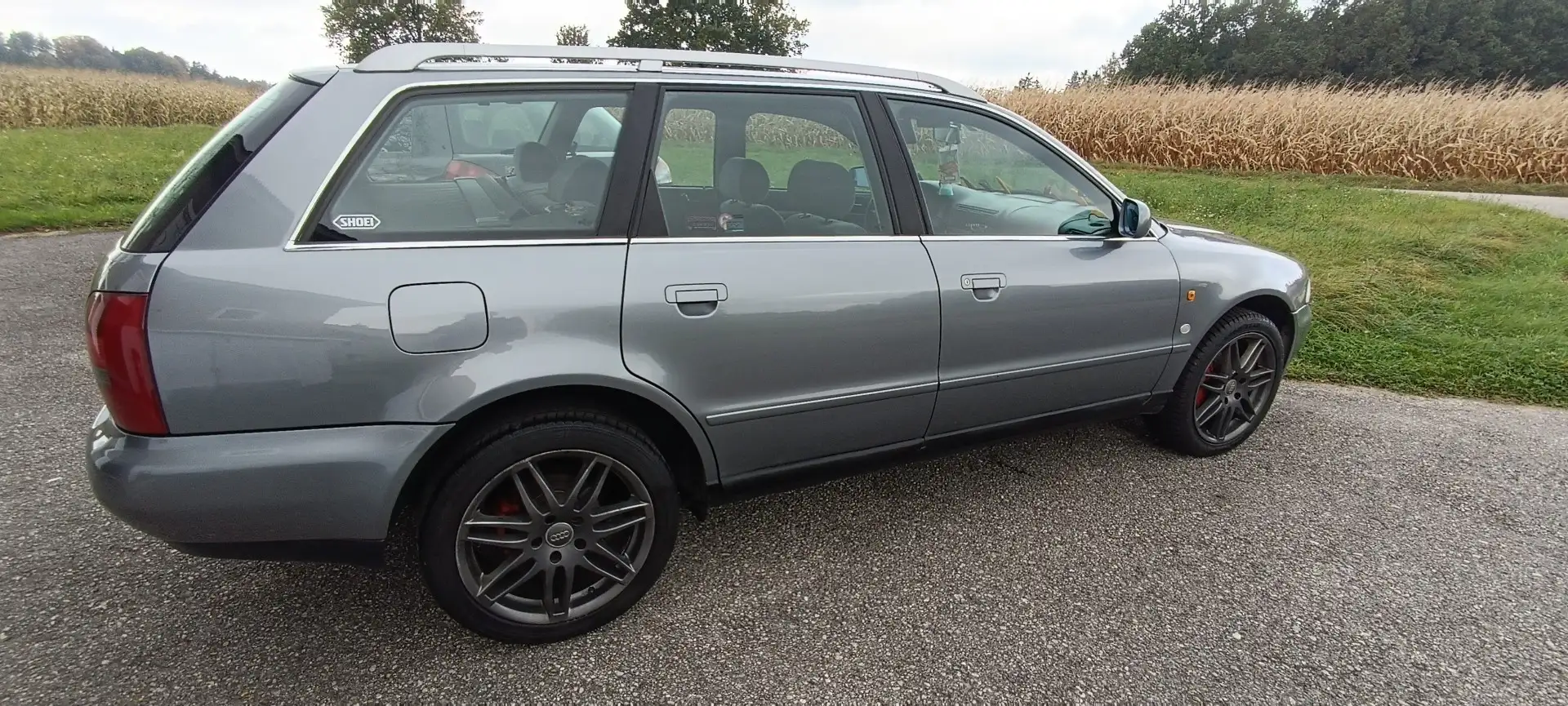 Audi A4 Avant 2.6 V6 Benziner Schalter tüv neu Silber - 1