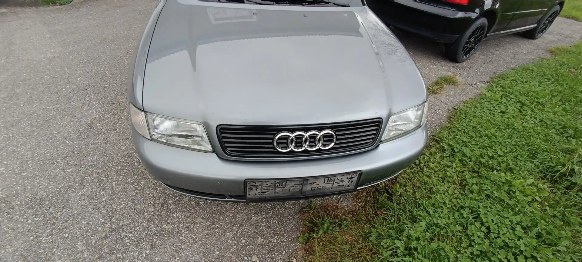 Audi A4 Avant 2.6 V6 Benziner Schalter tüv neu Silber - 2