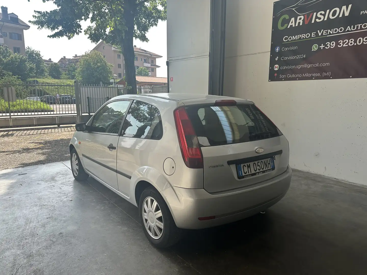 Ford Fiesta 3p 1.2 16v Ambiente - 2