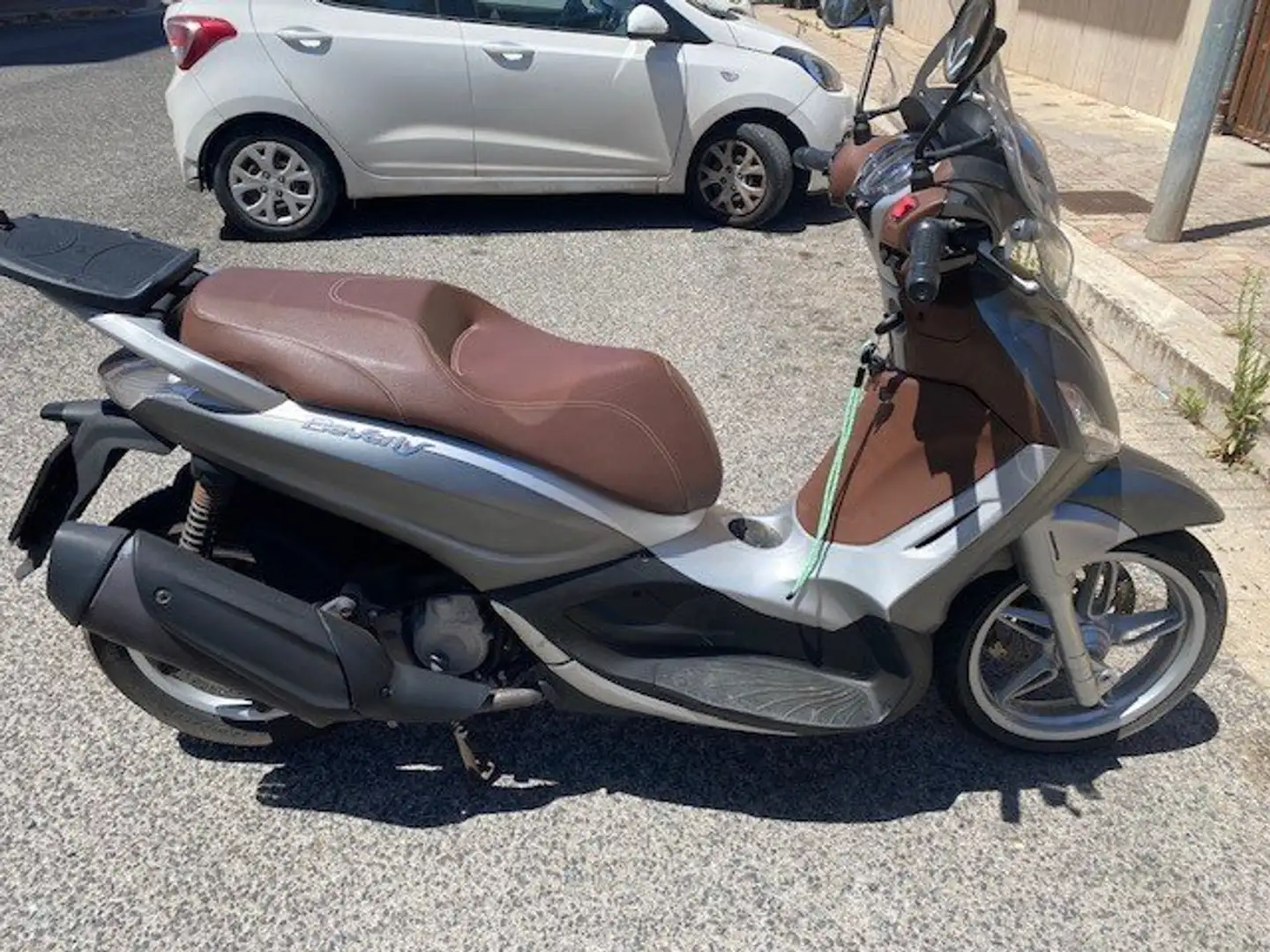 Piaggio Beverly 350 Gris - 1