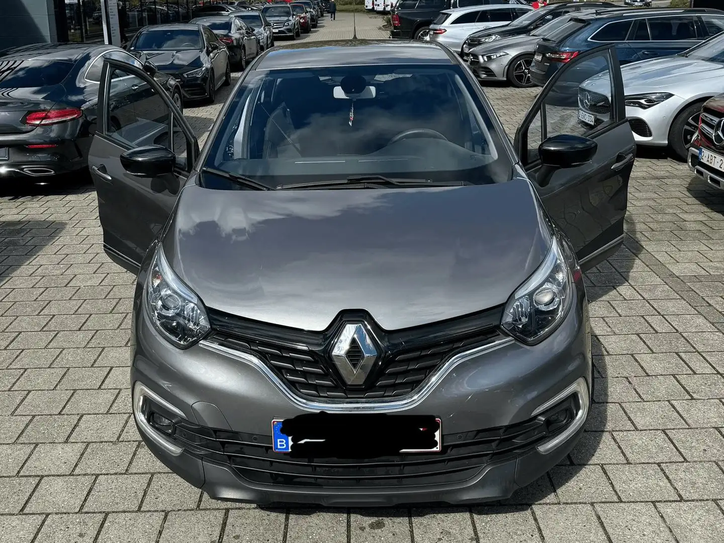 Renault Captur 0.9 TCe Corporate Ed.(Fl.)(EU6c) Grijs - 2