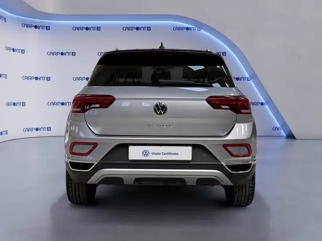 Volkswagen T-Roc view 5