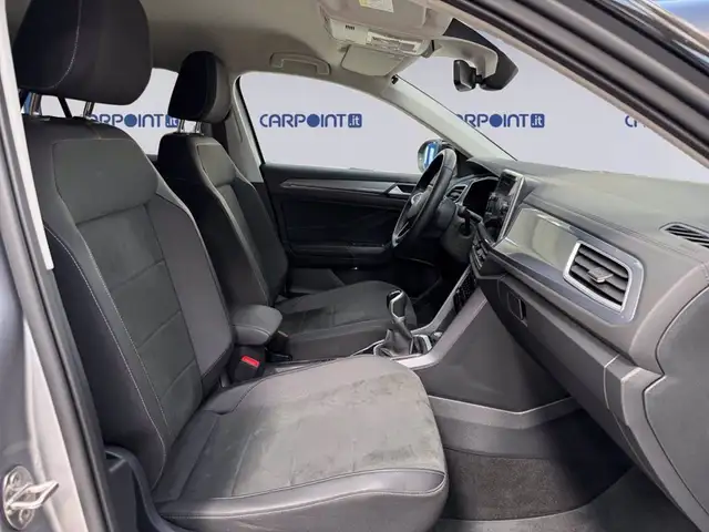 Volkswagen T-Roc view 16
