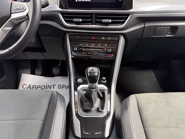 Volkswagen T-Roc view 12