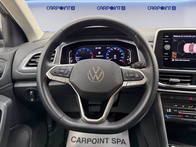 Volkswagen T-Roc view 13