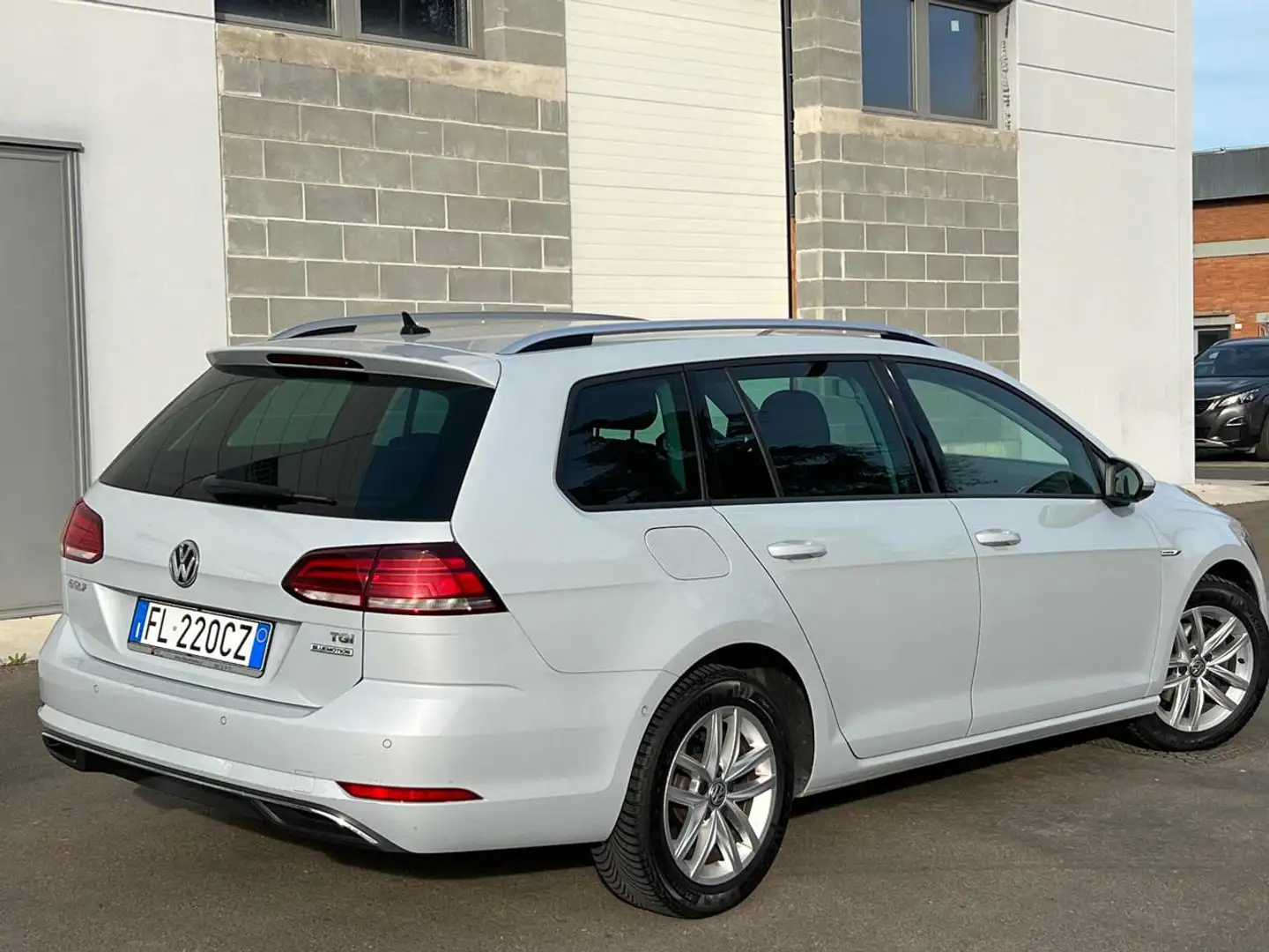 usato Volkswagen Golf Variant Station wagon a Carpi - Modena - Mo per €  12.500,-
