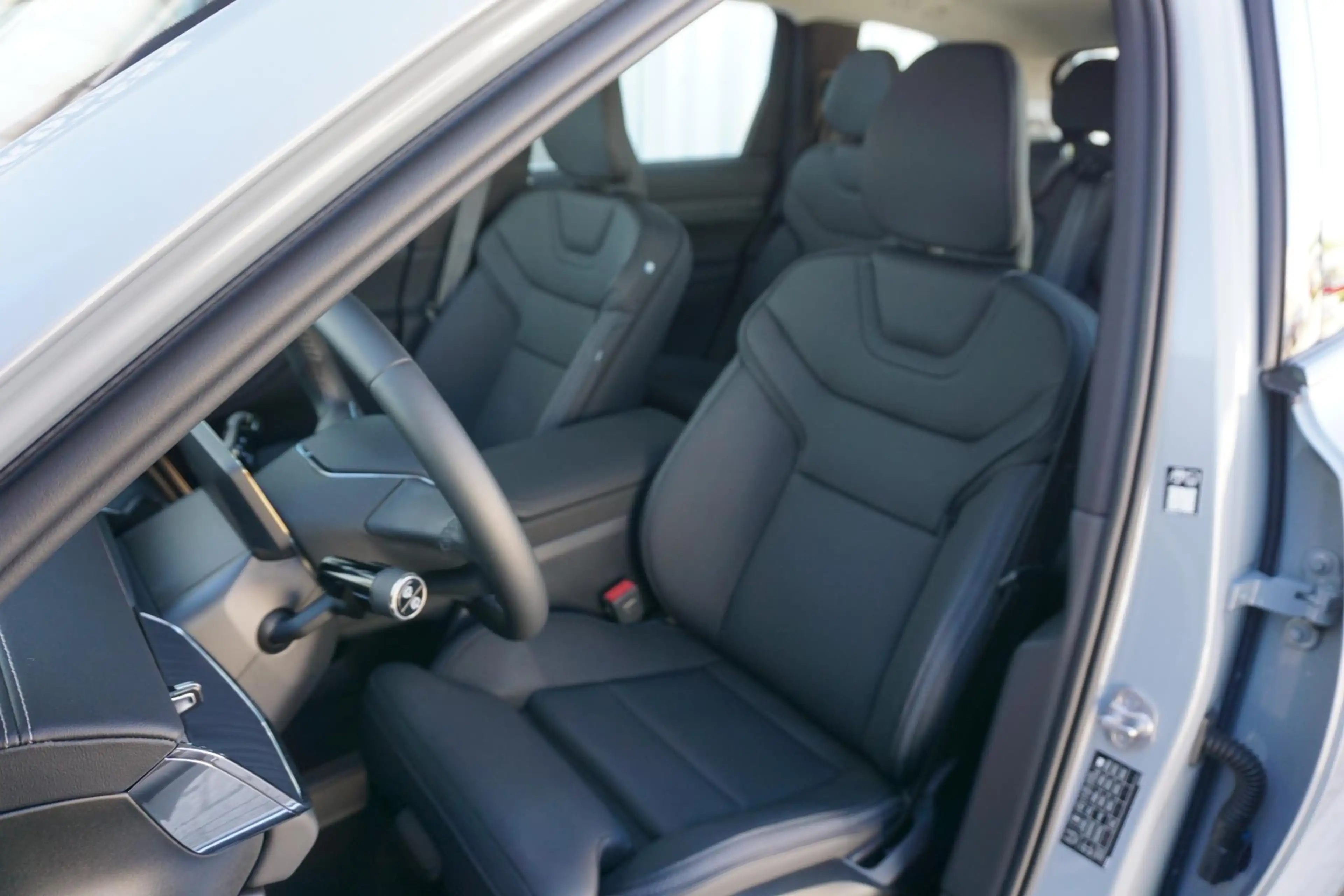 Volvo EX90 Single Motor Core 7p. 104 kWh | PANO | VAPOUR GREY — photo 5