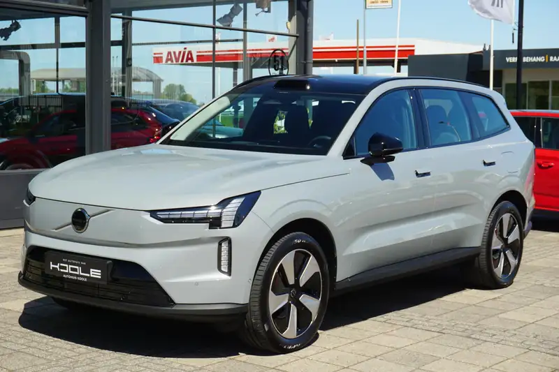VOLVO Ex90