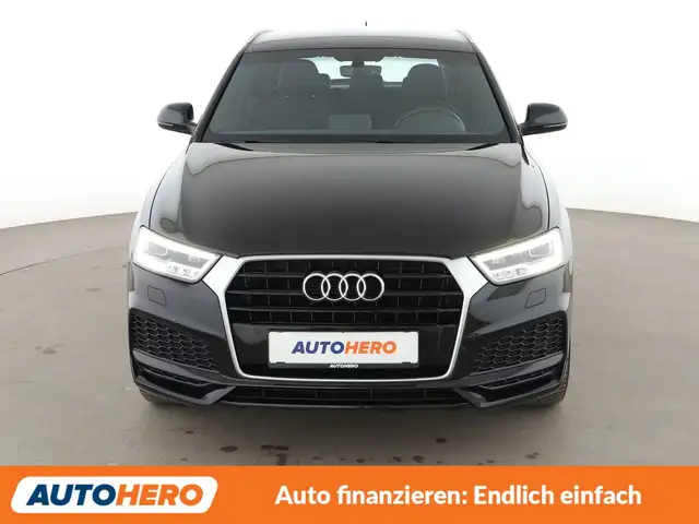 Audi Q3 view 9