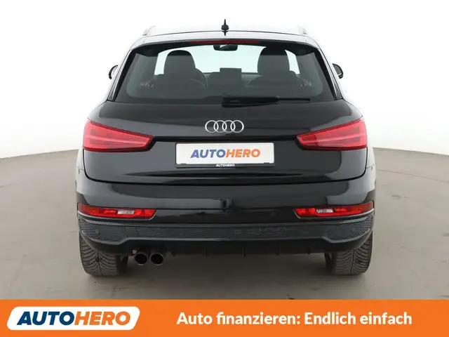 Audi Q3 view 5