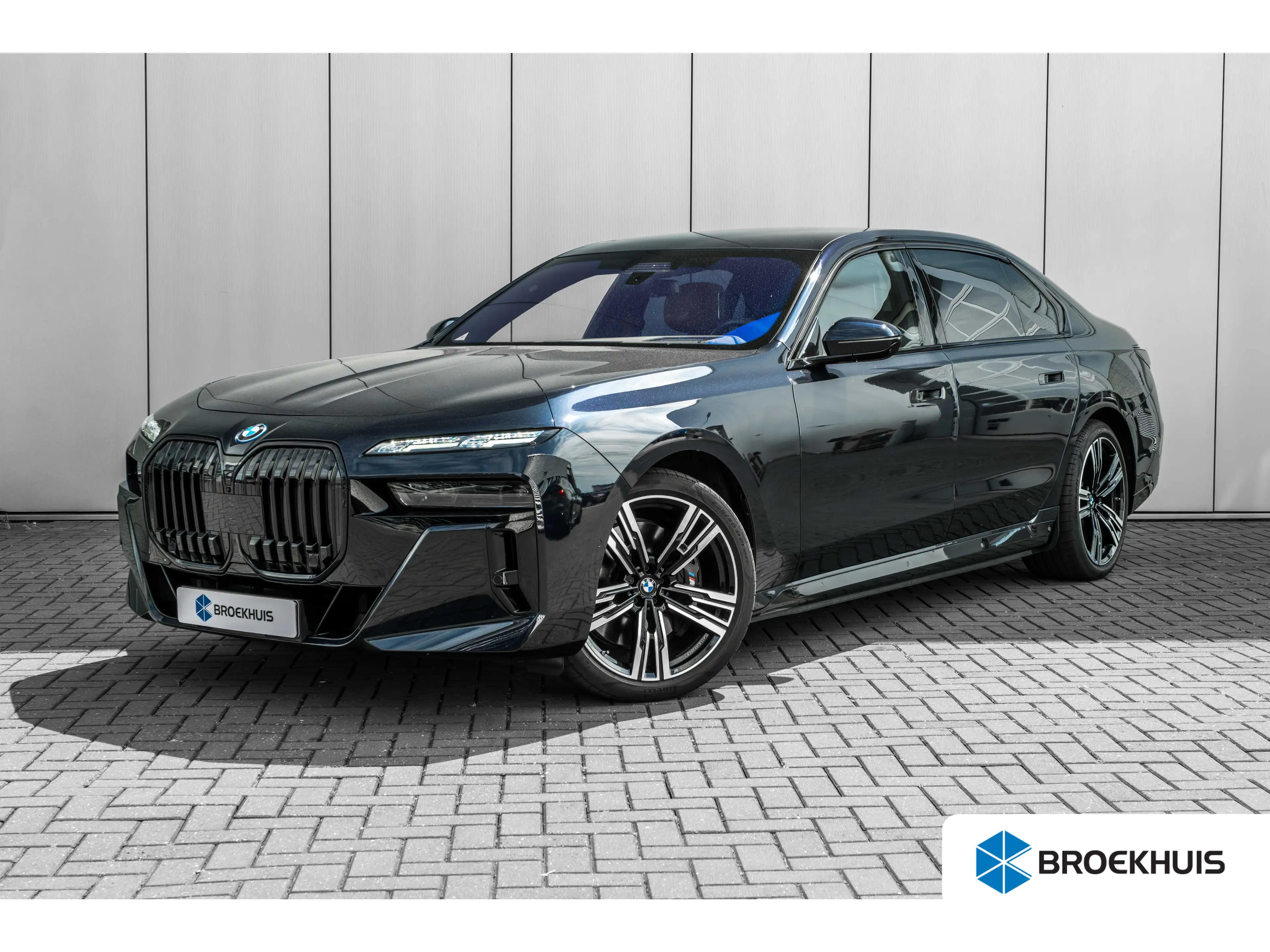 BMW i7 xDrive60 106 kWh 545 PK | Skylounge Panorama Dak |