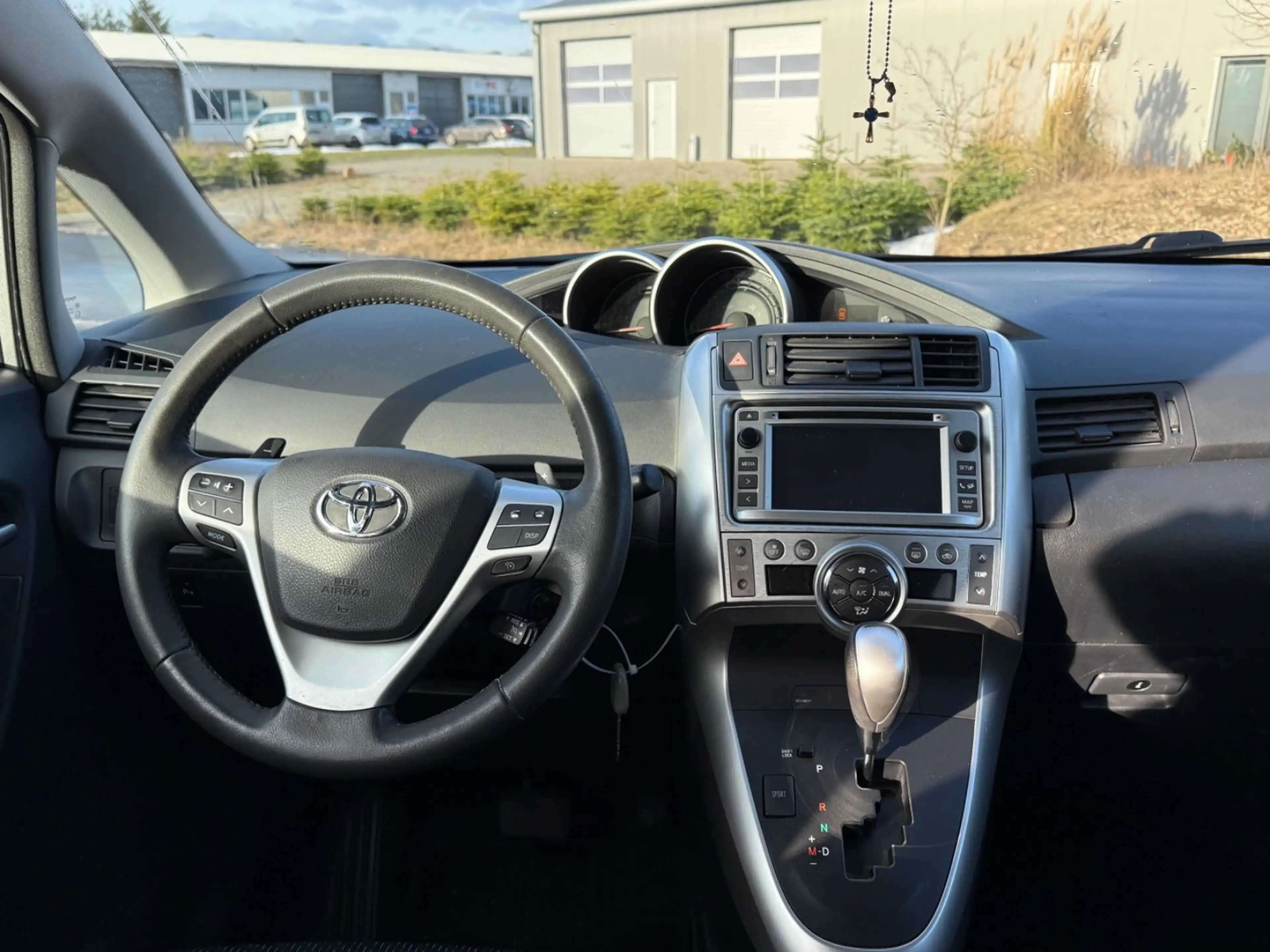 Toyota Verso Travel — photo 15