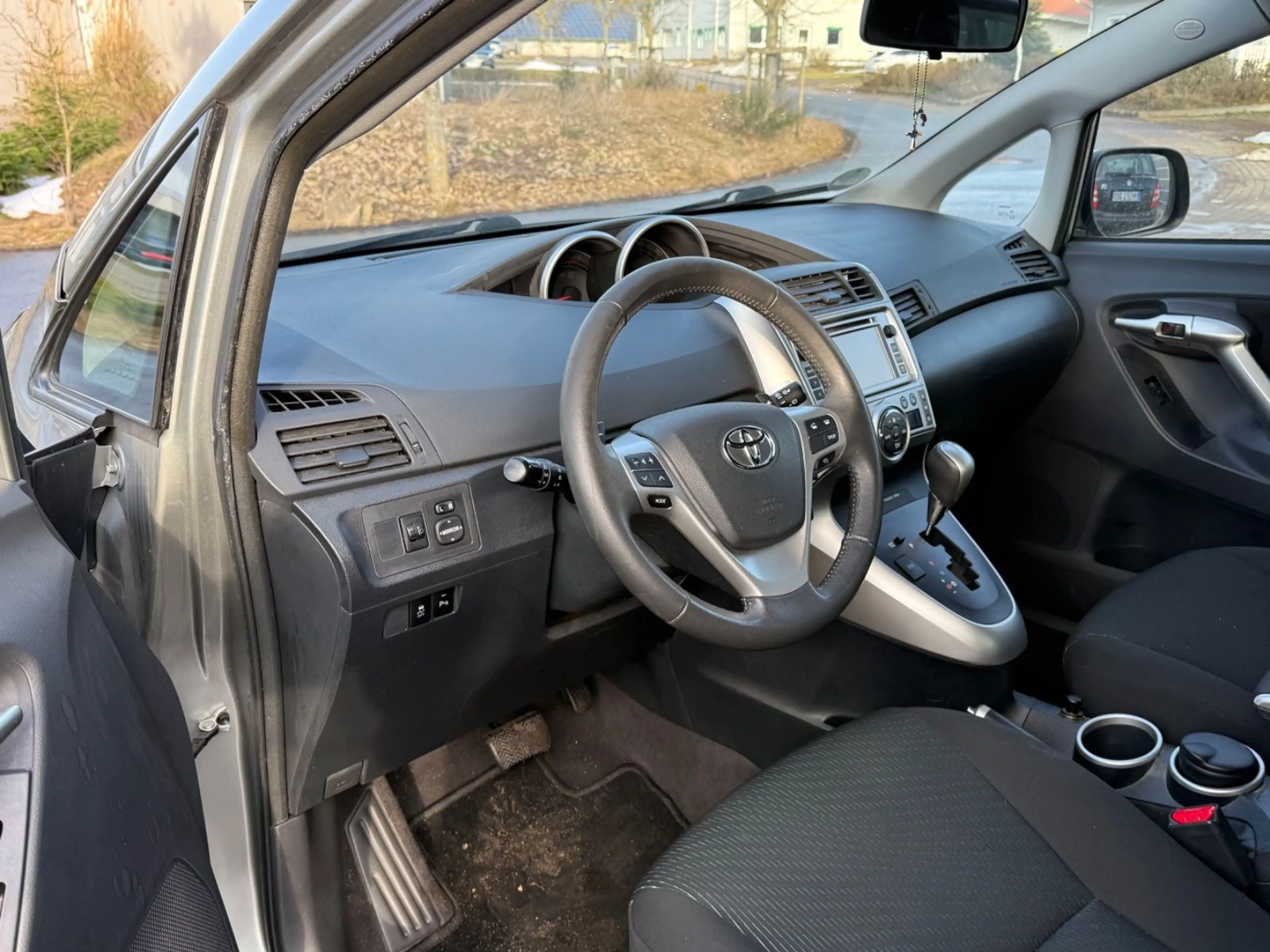 Toyota Verso Travel — photo 13