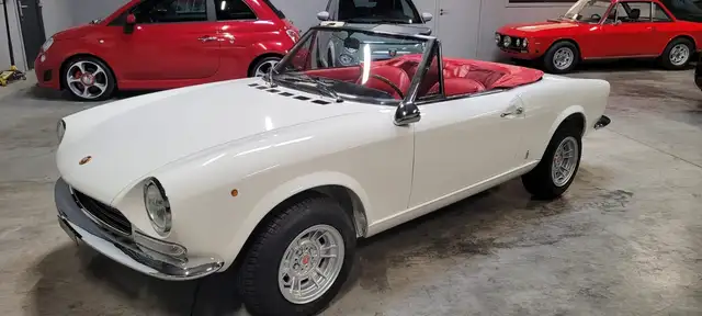 Fiat 124 Spider