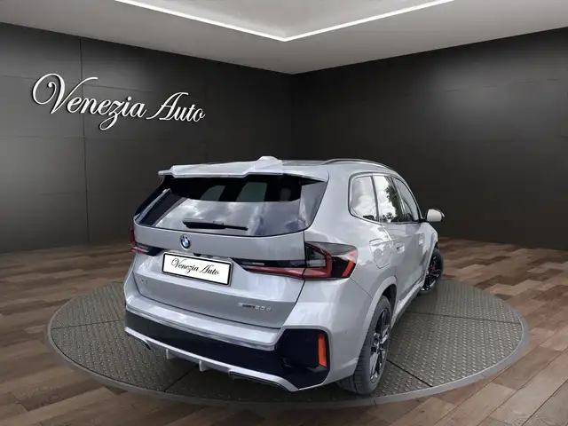 BMW X1 view 3