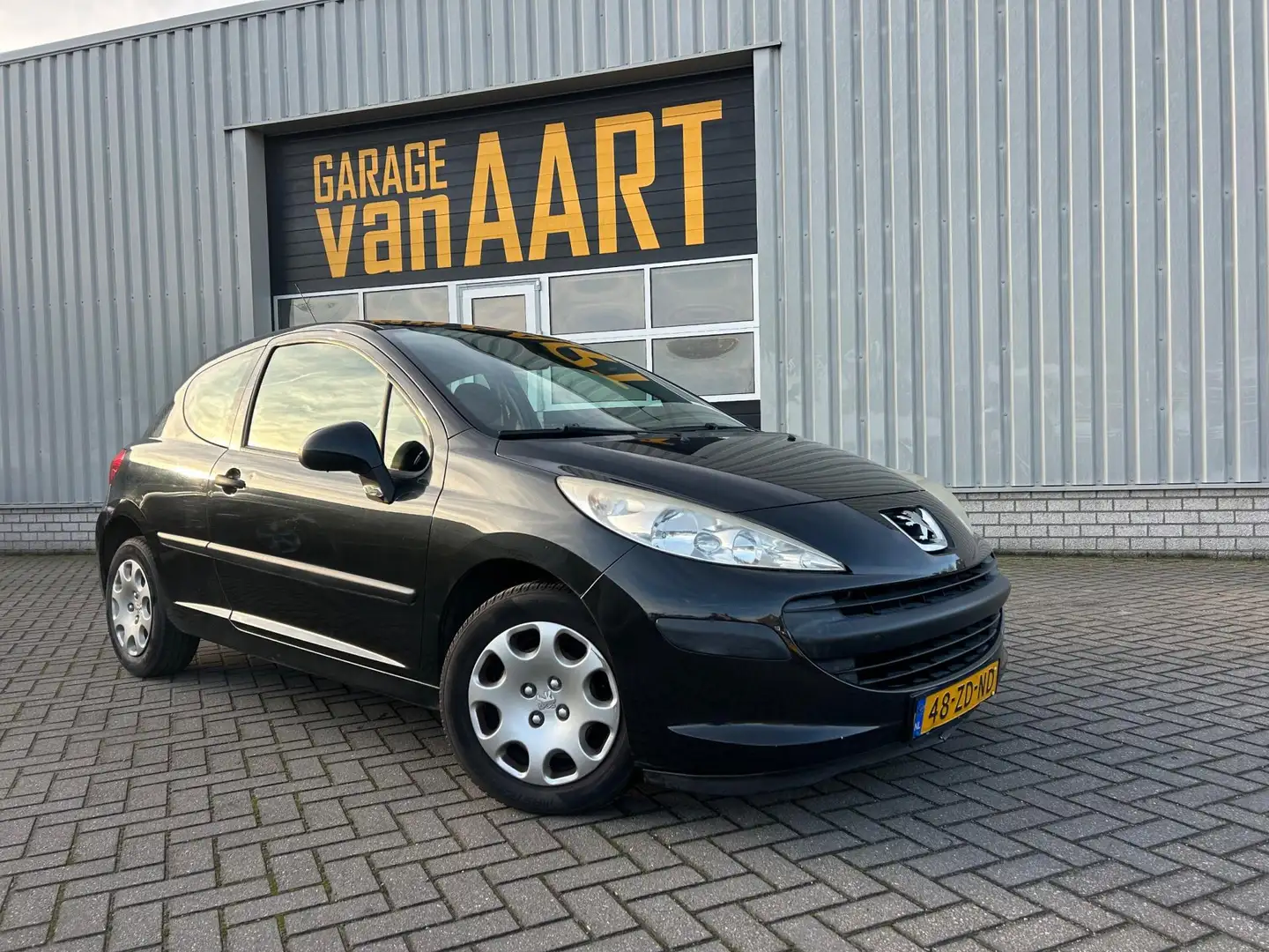 Peugeot 207 1.4 XR | AIRCO | APK 07-2026 | CRUISE CONTROL | Schwarz - 1