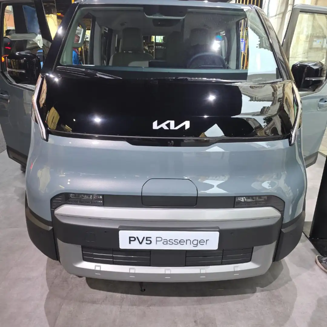 Kia PV5 Passenger Essential Nl. 22%* Bestellangebot Alb - 1