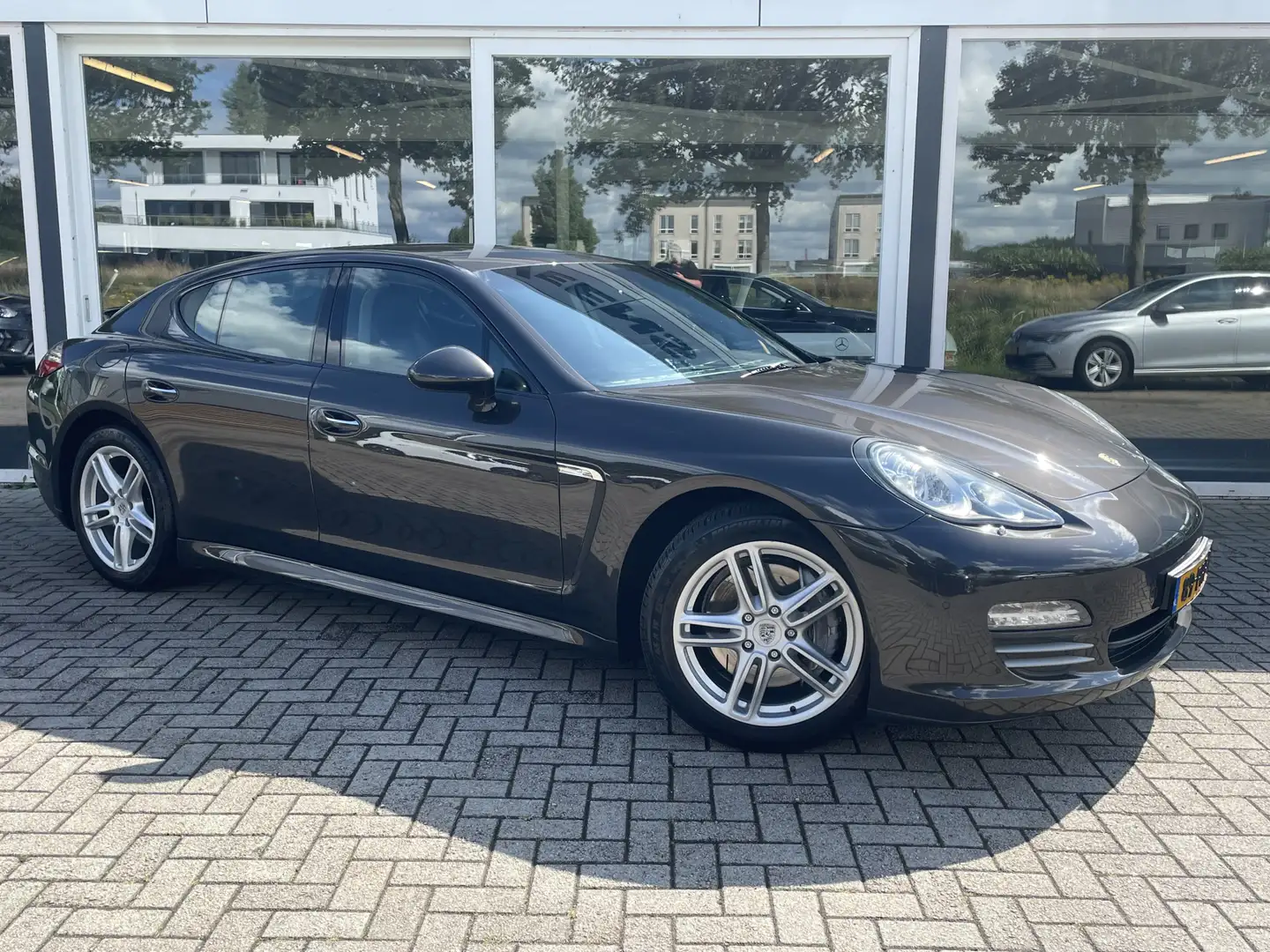 Porsche Panamera 3.6 4 Origineel NL / Luchtvering / Leder / Xenon / Szary - 1
