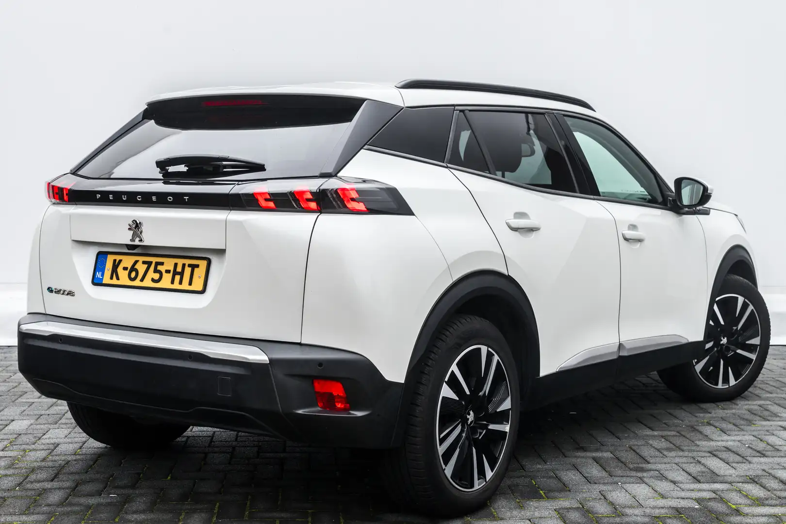 Peugeot e-2008 EV Allure 50 kWh RIJKLAAR INCL: GARANTIE | 3D-I-Co Wit - 2