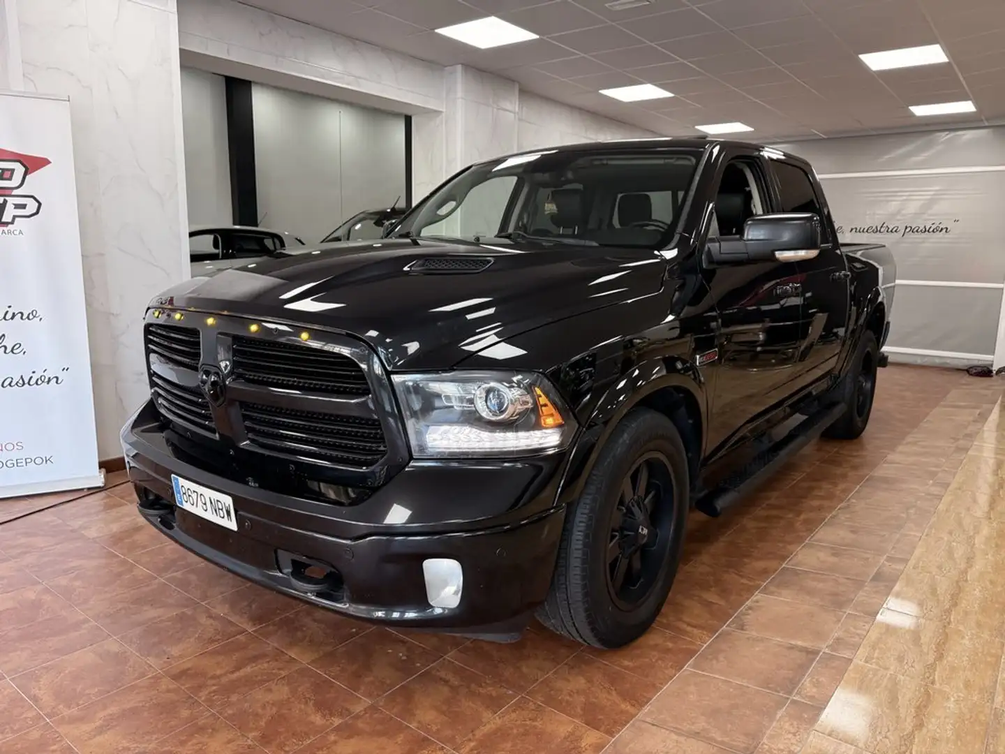 Dodge RAM 1500 Laramie 6 cil Linea 3.0 diesel Schwarz - 1