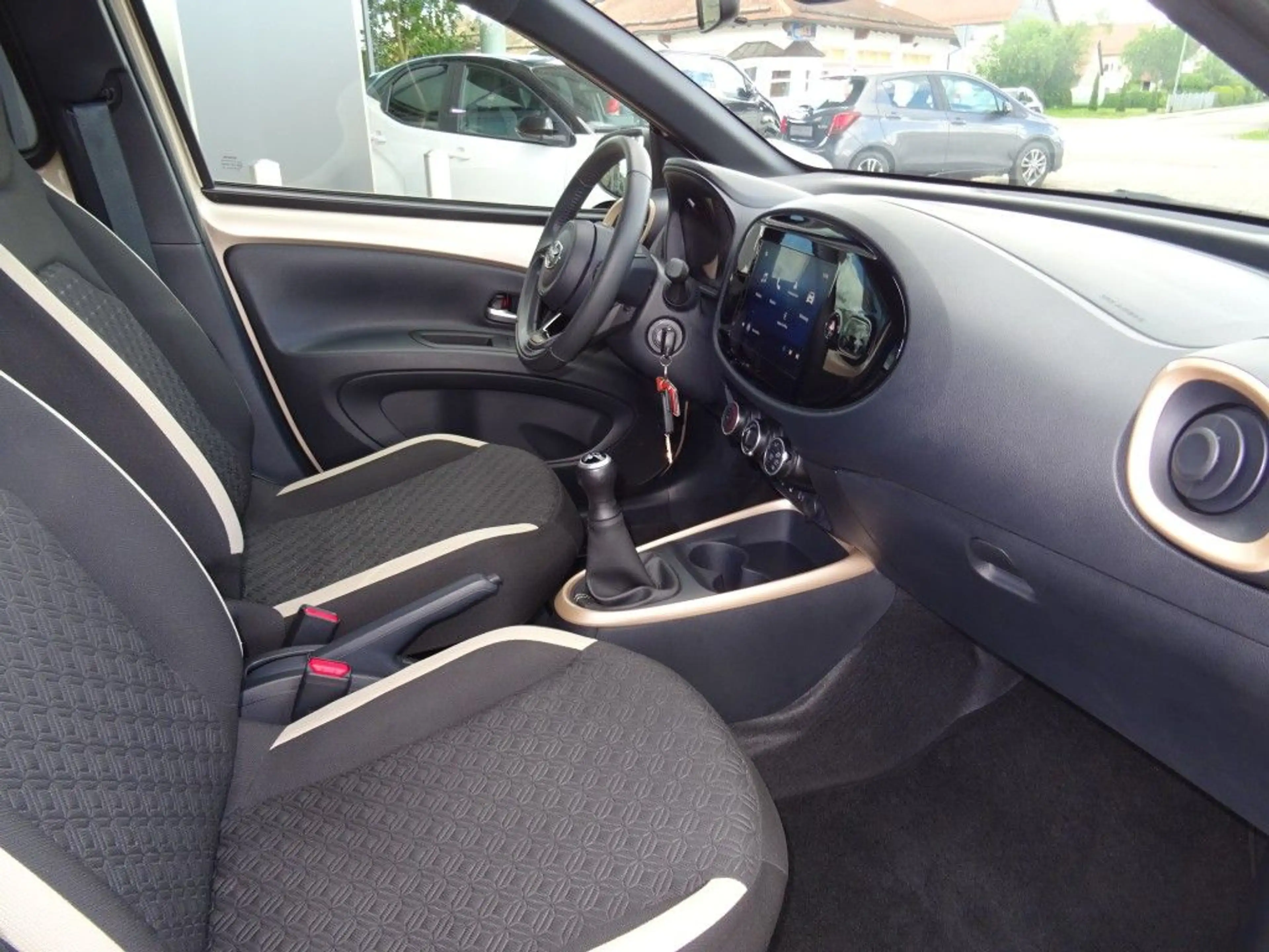 Toyota Aygo X Teamplayer — photo 9
