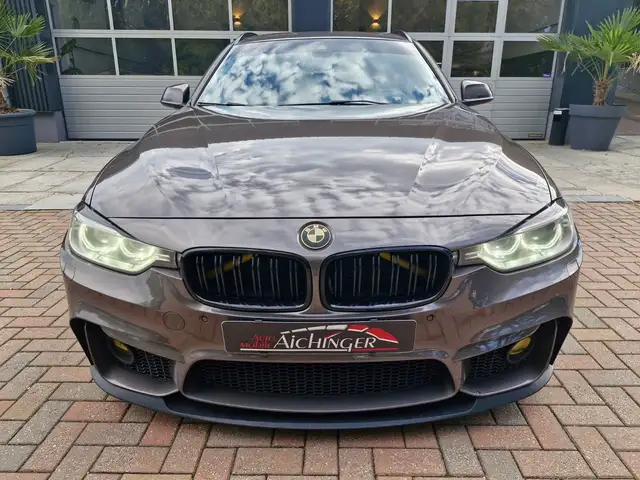 BMW 3 Series view 2