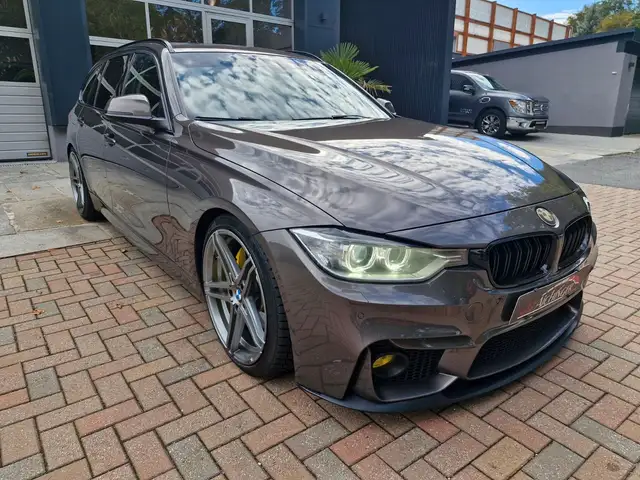 BMW 3 Series view 3