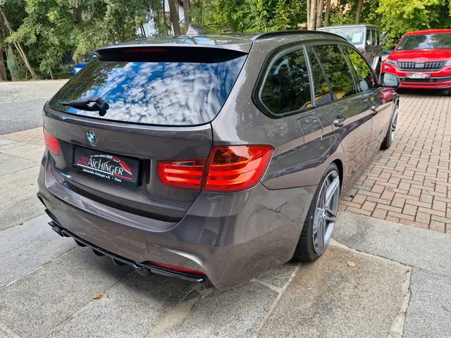 BMW 3 Series view 5