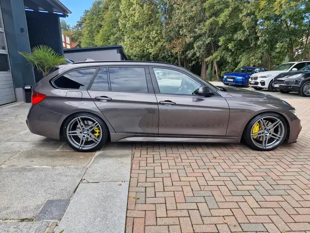 BMW 3 Series view 4
