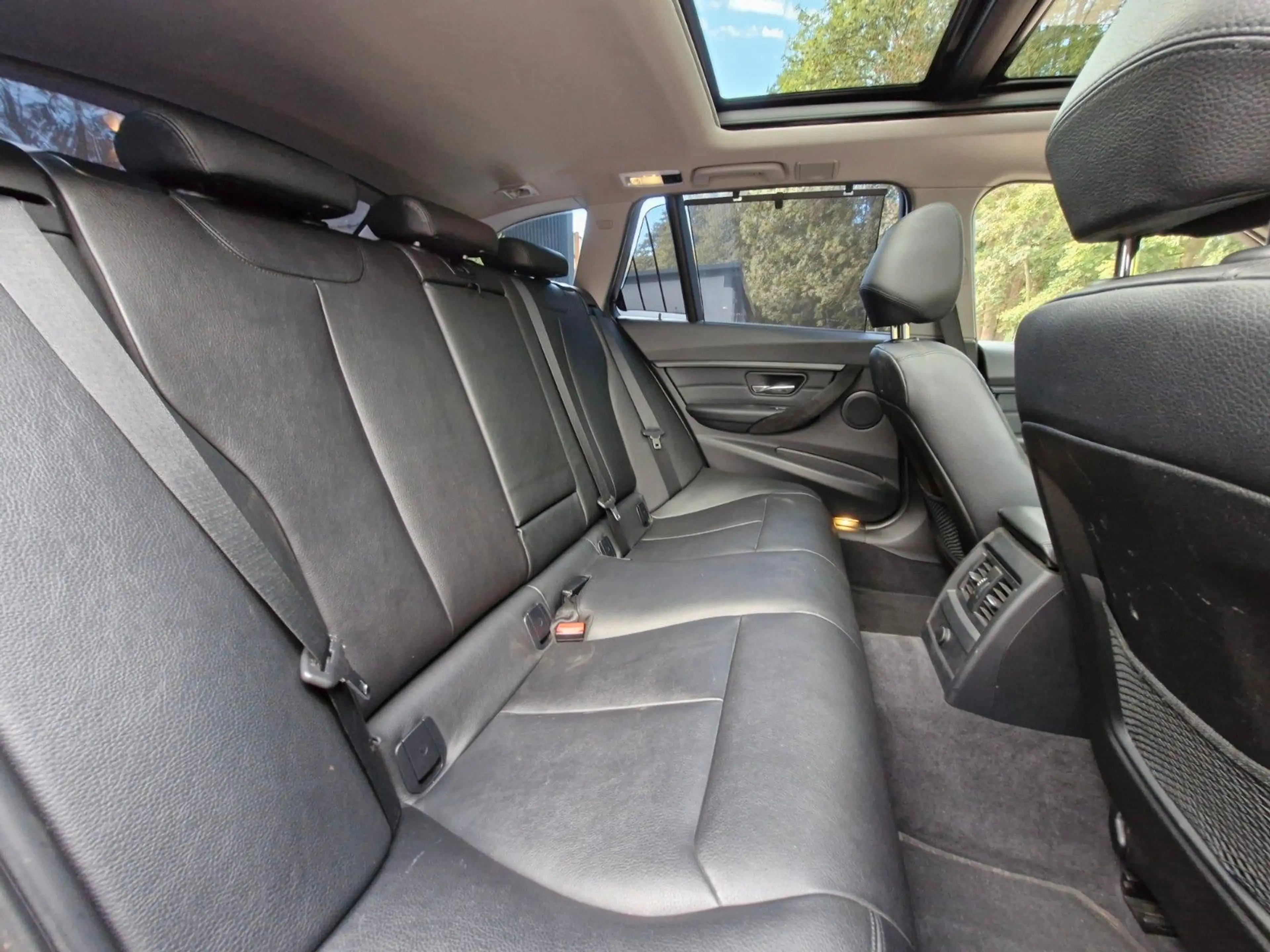 BMW 335 d xDrive Touring Luxury Line Pano Bi-Xenon — photo 13