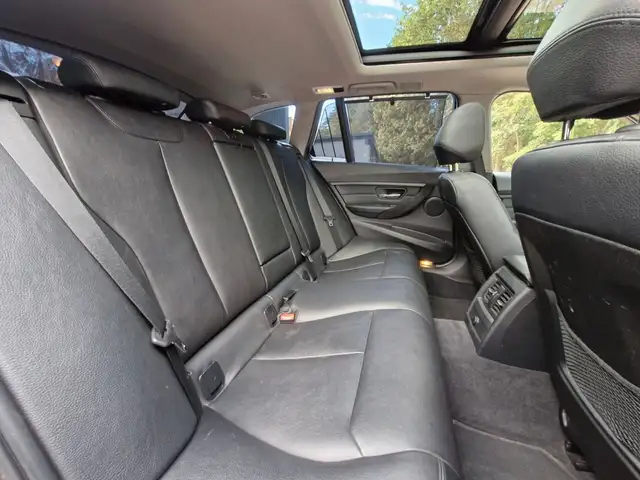 BMW 3 Series view 13