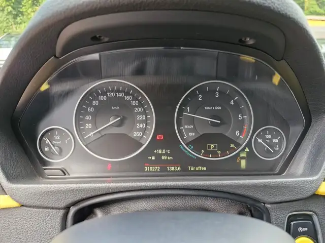BMW 3 Series view 10