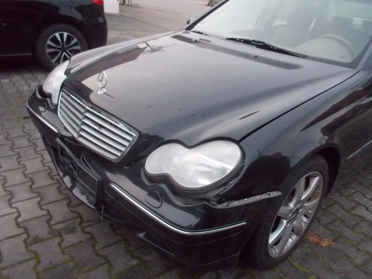 Mercedes-Benz C 320 Limousine Schwarz - 1