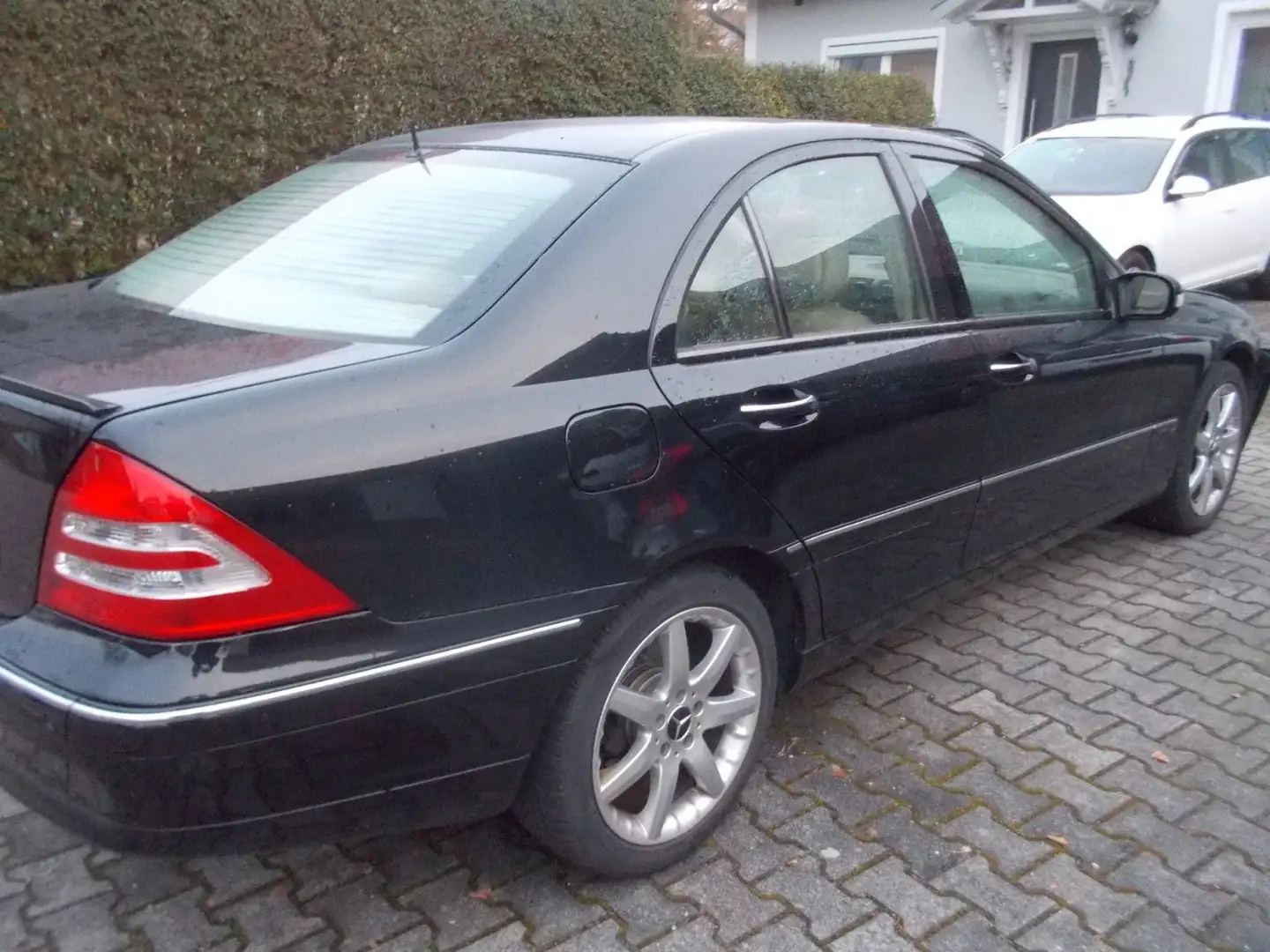 Mercedes-Benz C 320 Limousine Schwarz - 2