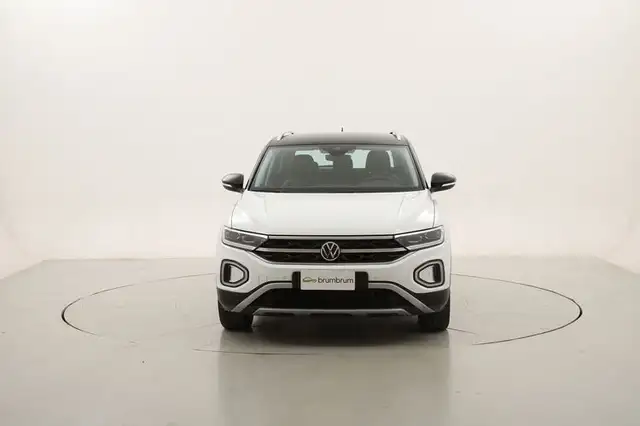 Volkswagen T-Roc view 8